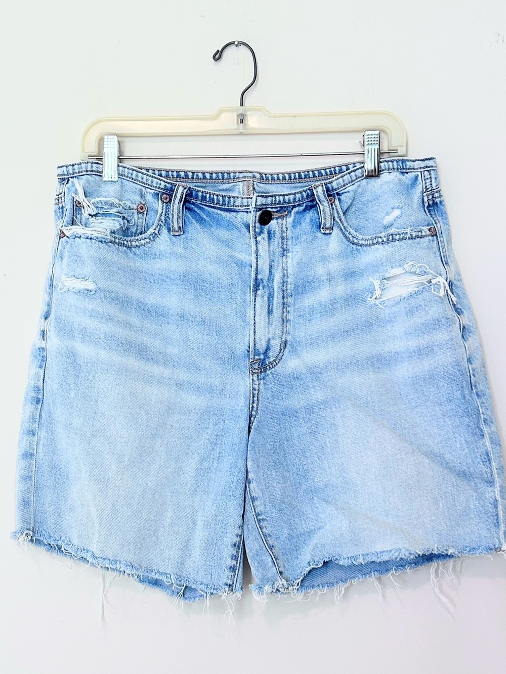 American Eagle Light Blue Distressed Denim Shorts - Casual Summer Women’s Shorts